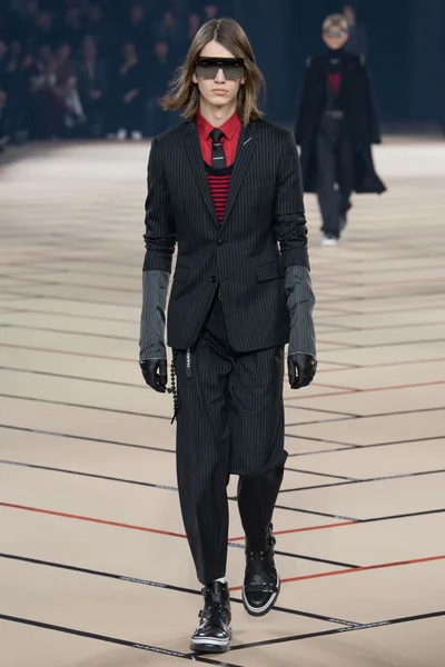 Look 3